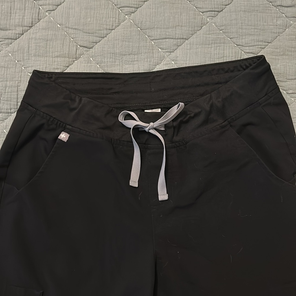 FIGS black jogger scrub pants for women